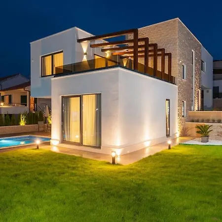 Luxury On The Beach With Pool More Villa Trogir