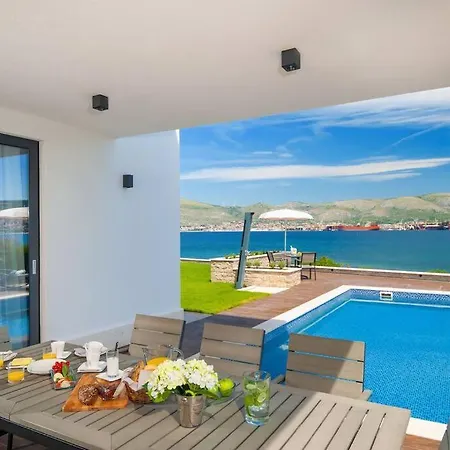Luxury On The Beach With Pool More Villa Trogir