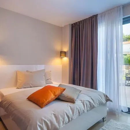 Luxury On The Beach With Pool More Trogir