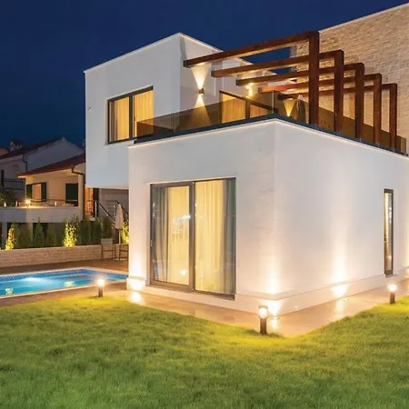 Luxury On The Beach With Pool More Villa